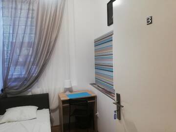 Фото номера Одноместный номер Хостелы Lorf Hostel&amp;Coffee г. Краков 2
