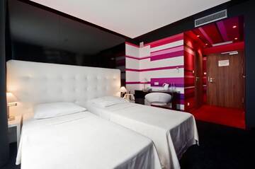 Фото номера Двухместный номер «Премиум» с 2 отдельными кроватями Отель Best Western Plus Krakow Old Town г. Краков 4
