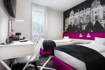 Фото номера Двухместный номер «Премиум» с 2 отдельными кроватями Отель Best Western Plus Krakow Old Town г. Краков 2