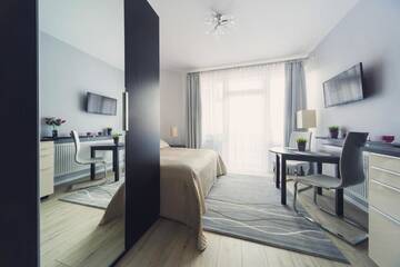 Фото номера Стандартный двухместный номер с 1 кроватью Апарт-отели 4Seasons﻿ Apartments Cracow г. Краков 2