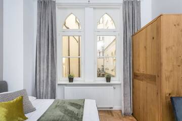 Фото номера Двухместный номер с 1 кроватью Апарт-отели Venetian House Market Square Aparthotel г. Краков 2