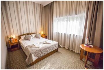 Фото номера Двухместный номер с 2 отдельными кроватями Отель Hotel Polonez г. Краков 7