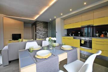 Фото номера Улучшенные апартаменты - Szlak 77 Апартаменты Aurora Apartments - Old Town г. Краков 2