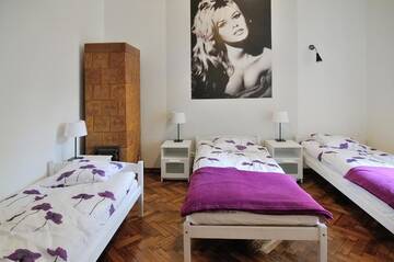 Фото номера Апартаменты с 2 спальнями Хостелы Hollywood Hostel г. Краков 3