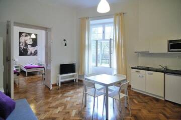 Фото номера Апартаменты с 2 спальнями Хостелы Hollywood Hostel г. Краков 6