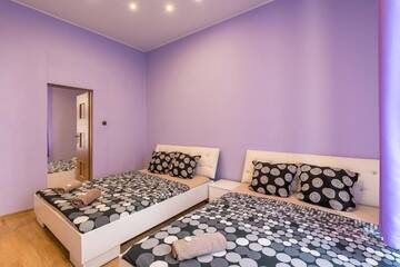 Фото номера Апартаменты (для 5 взрослых) Апартаменты Queen Apartments г. Краков 13