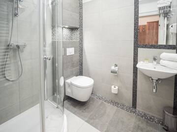 Фото номера Двухместный номер с 2 отдельными кроватями Апарт-отели Aparthotel Miodowa г. Краков 4