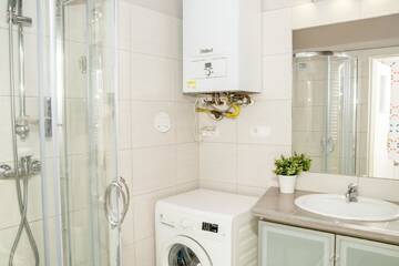 Фото номера Апартаменты с 2 спальнями (для 6 взрослых) Апартаменты Red Kurka Apartments г. Краков 16