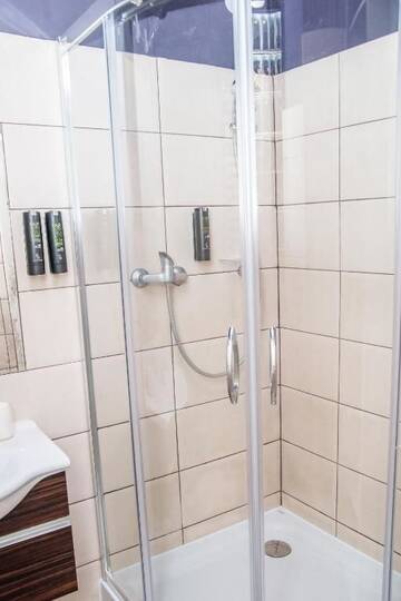 Фото номера Апартаменты с 1 спальней (для 4 взрослых) Апартаменты Red Kurka Apartments г. Краков 26