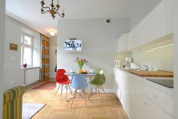 Фото номера Номер Делюкс с видом во внутренний двор Апарт-отели Crystal Suites Chez Helena г. Краков 5
