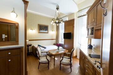 Фото номера Номер-студио с мезонином (для 3 взрослых) - 1 Czapskich Street Апартаменты Antique Apartments Old Town г. Краков 2