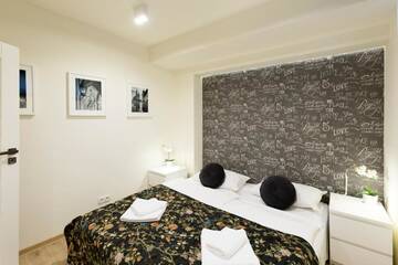 Фото номера Апартаменты Делюкс с 1 спальней - ulica Św. Krzyża, 5 Апартаменты Antique Apartments Old Town г. Краков 3