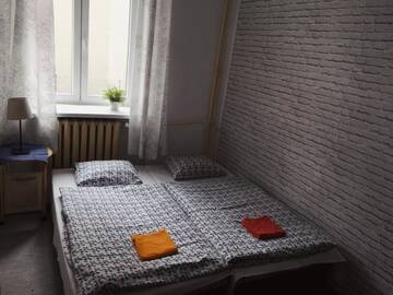 Фото номера Двухместный номер с 1 кроватью или 2 отдельными кроватями, общая ванная комната Хостелы Hostel Aleje 28 г. Краков 13