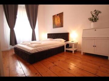 Фото номера Апартаменты с 2 спальнями (для 6 взрослых) Апарт-отели Main Market Square Apartments г. Краков 2