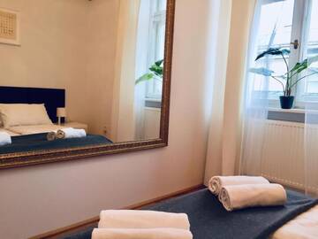 Фото номера Апартаменты с 3 спальнями (для 8 взрослых) Апарт-отели Main Market Square Apartments г. Краков 25