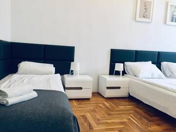 Фото номера Апартаменты с 3 спальнями (для 8 взрослых) Апарт-отели Main Market Square Apartments г. Краков 21