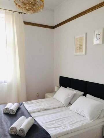 Фото номера Апартаменты с 3 спальнями (для 8 взрослых) Апарт-отели Main Market Square Apartments г. Краков 28