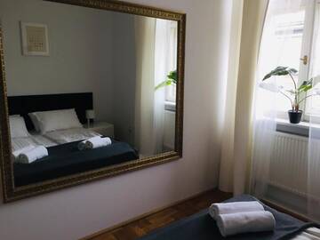 Фото номера Апартаменты с 3 спальнями (для 8 взрослых) Апарт-отели Main Market Square Apartments г. Краков 23