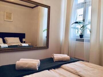 Фото номера Апартаменты с 3 спальнями (для 8 взрослых) Апарт-отели Main Market Square Apartments г. Краков 29