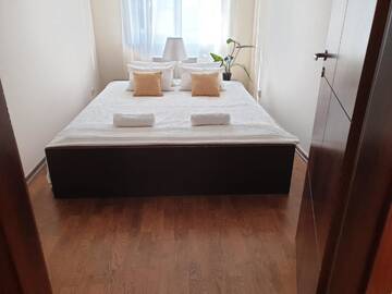 Фото номера Апартаменты с 2 спальнями (для 6 взрослых) Апарт-отели Main Market Square Apartments г. Краков 23