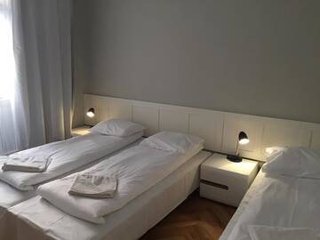 Фото номера Апартаменты с 2 спальнями (8 взрослых) Апарт-отели Main Market Square Apartments г. Краков 3