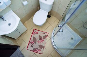 Фото номера Двухместный номер с 2 отдельными кроватями и ванной комнатой Хостелы Green Hostel г. Краков 7