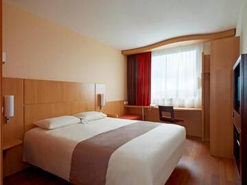 Фото номера Двухместный номер с 1 кроватью Отель Ibis Kraków Stare Miasto г. Краков 5