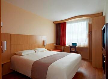 Фото номера Двухместный номер с 1 кроватью Отель Ibis Kraków Stare Miasto г. Краков 6