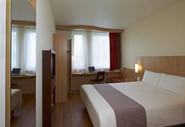 Фото номера Двухместный номер с 1 кроватью Отель Ibis Kraków Stare Miasto г. Краков 4