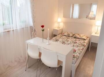 Фото номера Двухместный номер с 1 кроватью Отели типа «постель и завтрак» B&amp;B 4.Couples &amp; 4.Friends Hostel г. Краков 29