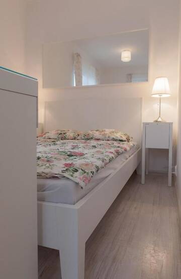 Фото номера Двухместный номер с 1 кроватью Отели типа «постель и завтрак» B&amp;B 4.Couples &amp; 4.Friends Hostel г. Краков 22