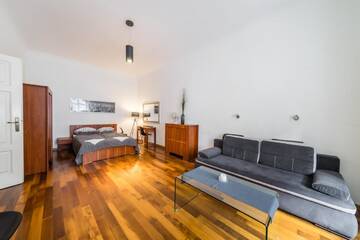 Фото номера Апартаменты с 3 спальнями и видом на улицу Апартаменты Sewa Apartments г. Краков 3