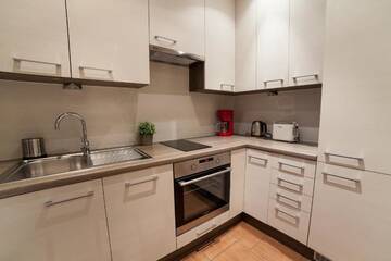 Фото номера Улучшенные апартаменты с видом на улицу Сиенна Апартаменты Place 4 You Apartments г. Краков 13