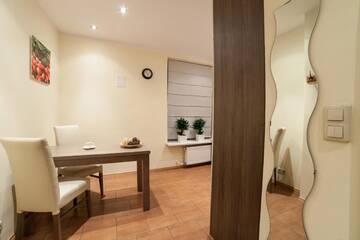 Фото номера Улучшенные апартаменты с видом на улицу Сиенна Апартаменты Place 4 You Apartments г. Краков 4