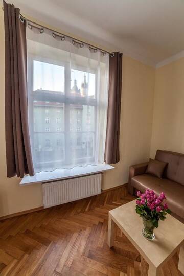Фото номера Улучшенные апартаменты с видом на Малый рынок. Апартаменты Place 4 You Apartments г. Краков 11