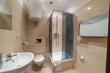 Фото номера Улучшенные апартаменты с видом на улицу Сиенна Апартаменты Place 4 You Apartments г. Краков 8