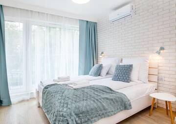 Фото номера Two-Bedroom Apartment Two-Bedroom Apartment with Balcony and Park View Апарт-отели Inpoint Smart Apartments г. Краков 2