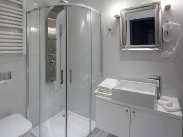 Фото номера Люкс с видом на Главную рыночную площадь Апарт-отели Aparthotel Betmanowska Main Square Residence г. Краков 7