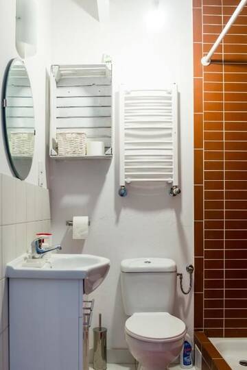 Фото номера One-Bedroom Apartment with Private Bathroom - Ground Floor Апартаменты Pilotow 87 Apartments г. Краков 20