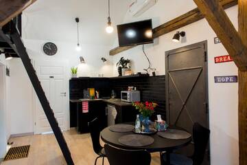 Фото номера Loft with Mezzanine and Private Bathroom - Attic Апартаменты Pilotow 87 Apartments г. Краков 3