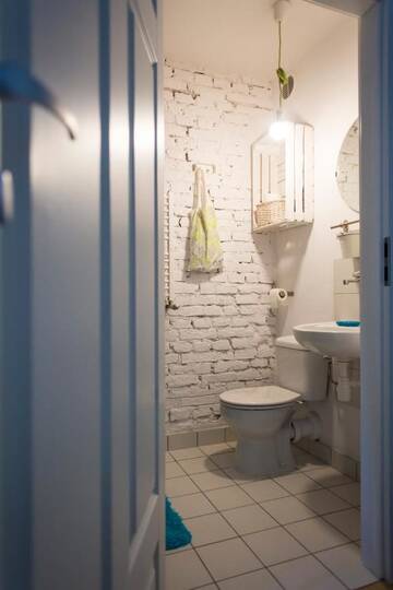 Фото номера Studio Apartment with Private Bathroom - Ground Floor Апартаменты Pilotow 87 Apartments г. Краков 13