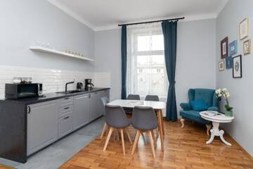 Фото номера Апартаменты Делюкс с 3 спальнями, балкон Апарт-отели Wawel Apartments - Old Town г. Краков 4