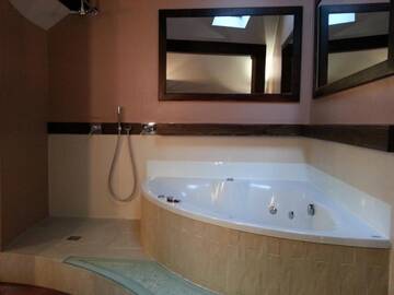 Фото номера Апартаменты с 1 спальней Апартаменты Krakow Jacuzzi Apartment г. Краков 11