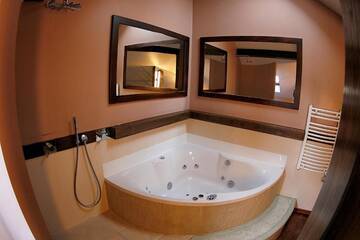 Фото номера Апартаменты с 1 спальней Апартаменты Krakow Jacuzzi Apartment г. Краков 28