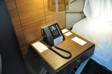 Фото номера Номер с кроватью размера «king-size» Отель DoubleTree by Hilton Krakow Hotel &amp; Convention Center г. Краков 7
