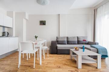 Фото номера Улучшенные апартаменты с 2 спальнями (6 взрослых) Апартаменты Apartamenty Borowinowa2 г. Краков 4