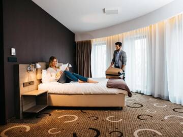 Фото номера Полулюкс Отель Q Hotel Plus Kraków г. Краков 4