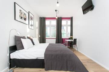 Фото номера Улучшенные апартаменты Апарт-отели Krakow B&amp;B г. Краков 2