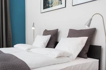 Фото номера Стандартный трехместный номер Апарт-отели Krakow B&amp;B г. Краков 7