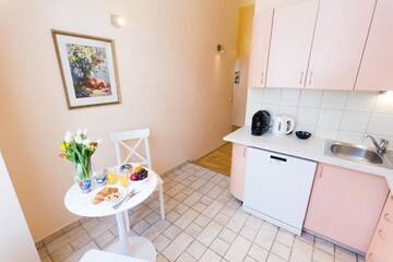 Фото номера Апартаменты с 2 спальнями - 3 этаж Апартаменты Apartments Roman г. Краков 19